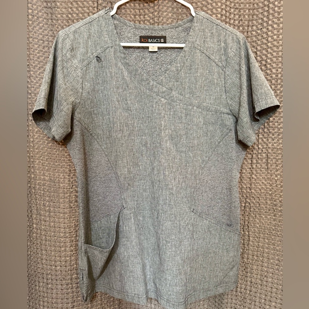 Gently Worn KOI Basics Charlotte Scrub Top, Color: Heather Grey, Size: Medium.